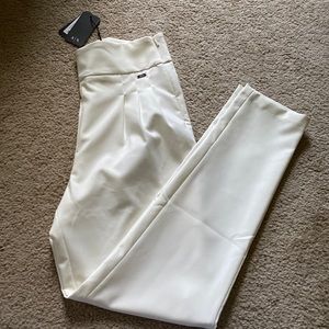 NWT Armani Exchange white, pleated trousers. Size 8